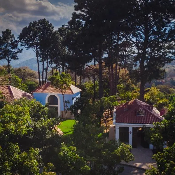 HOTEL Y RESTAURANTE HACIENDA LOS VOLCANES, hótel í Mixco