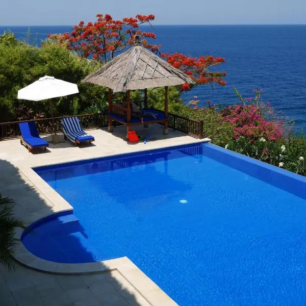 Private Luxury Villa Celagi - with large infinity pool and ocean view，艾湄灣的飯店