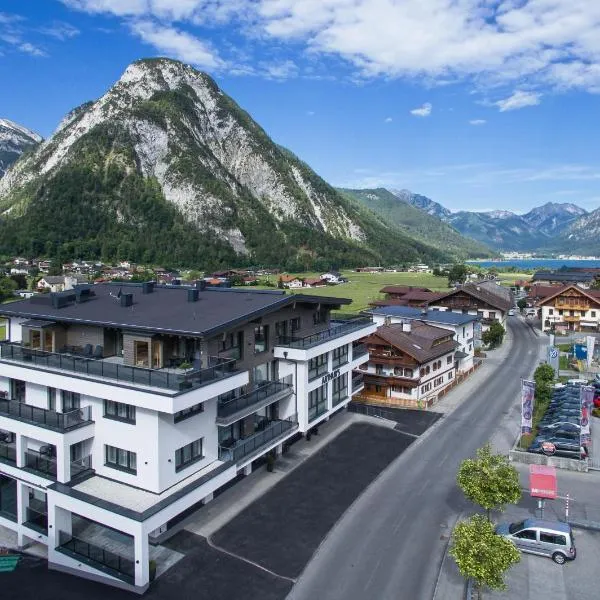 Arthur's Hotel und Apartments am Achensee, hotel en Jenbach