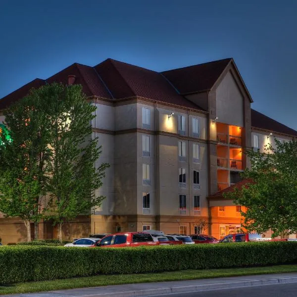 La Quinta by Wyndham Pigeon Forge: Pigeon Forge şehrinde bir otel