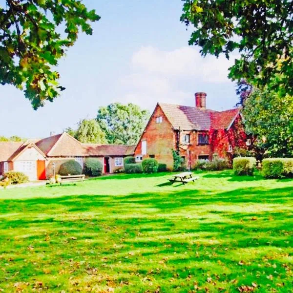 Oldlands Farmhouse Gatwick, hotell Crawley