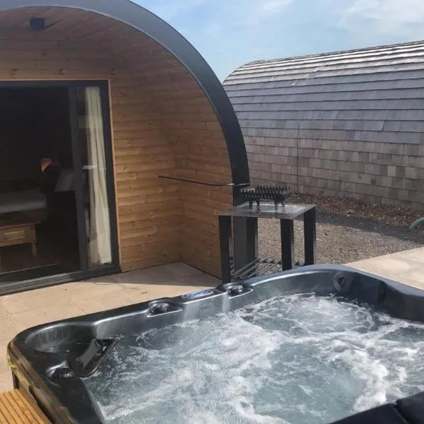 Superior Glamping Pod with Hot Tub: Daresbury şehrinde bir otel