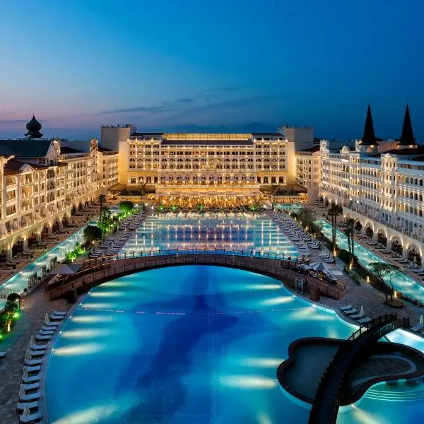 Titanic Mardan Palace, hotel en Lara