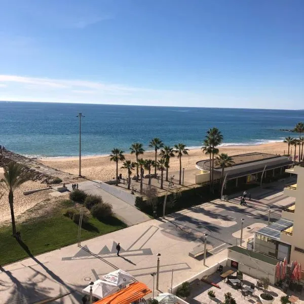 Apartment Sea View 20m to beach - TOP Quarteira ALGARVE, hotel v destinaci Quarteira