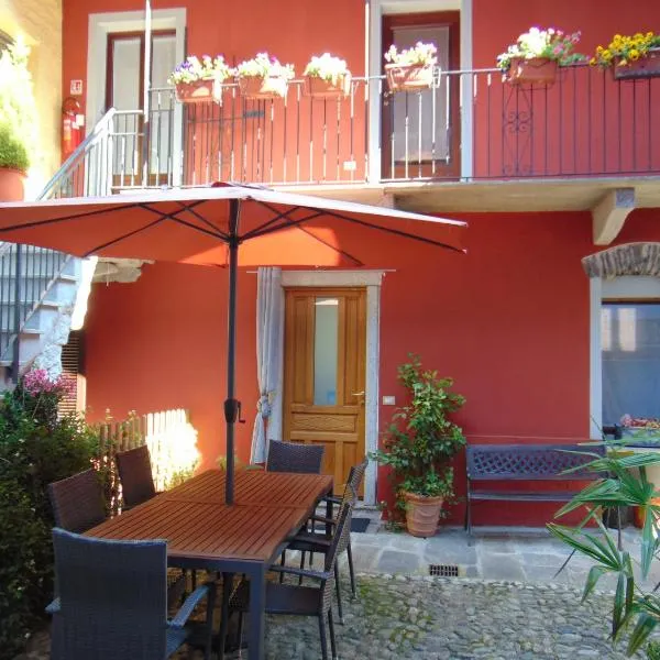 Viesnīca B&B Antica Corte pilsētā Baveno