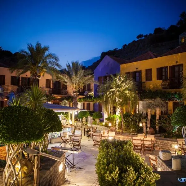 Iapetos Village, hotell i Symi