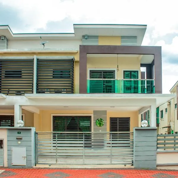 TROPICAL LIVINGS MERU IPOH HOMESTAY by Grab A Stay, hotel sa Ipoh