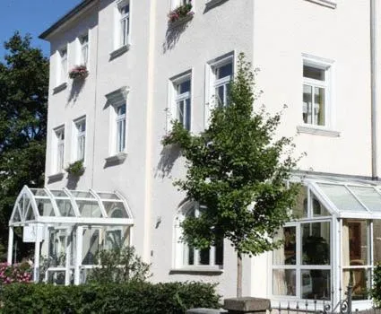 Pension am Großen Garten, hotel u Dresdenu