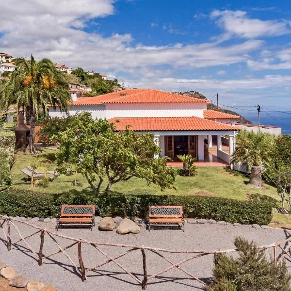 Southern Sunny House by An Island Apart, hotel in Calheta