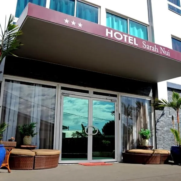 Hotel Sarah Nui، فندق في بابيت