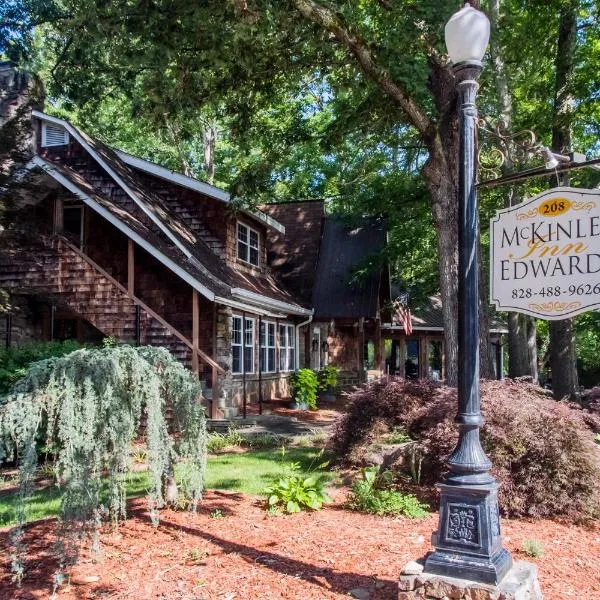 McKinley Edwards Inn、チェロキーのホテル