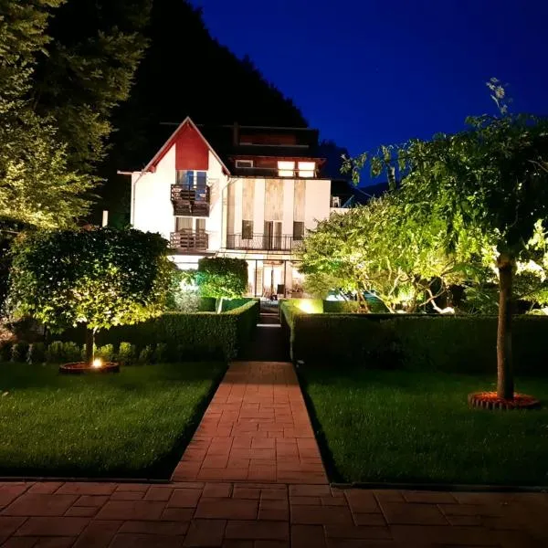 Villa Onix, hotel en Bușteni