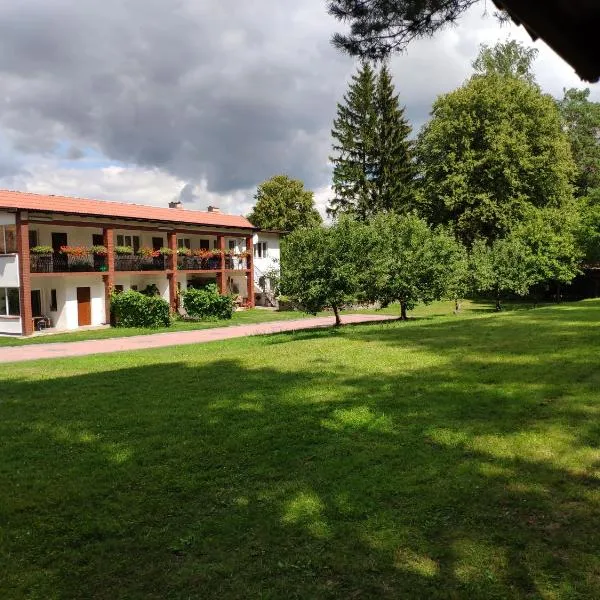 Apartamenty wakacyjne nad jeziorem Juksty, hotel v destinácii Mrągowo