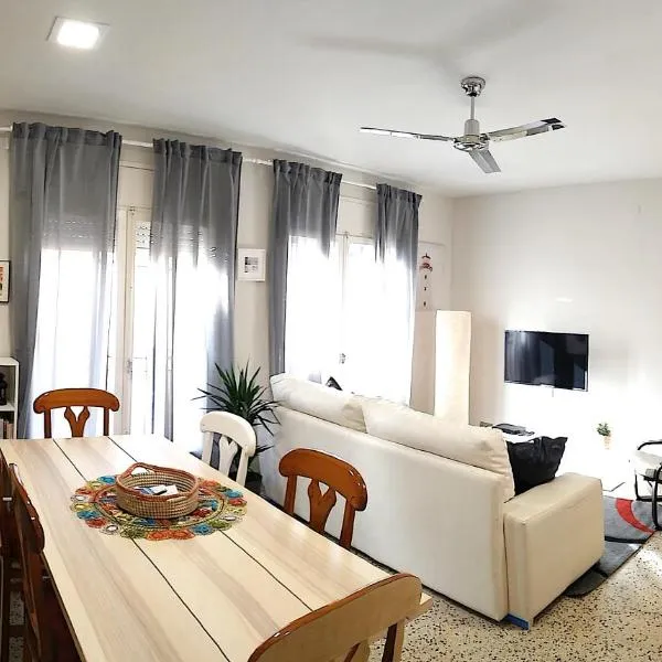 Piso Familiar en Llançà, khách sạn ở Palau-Saverdera