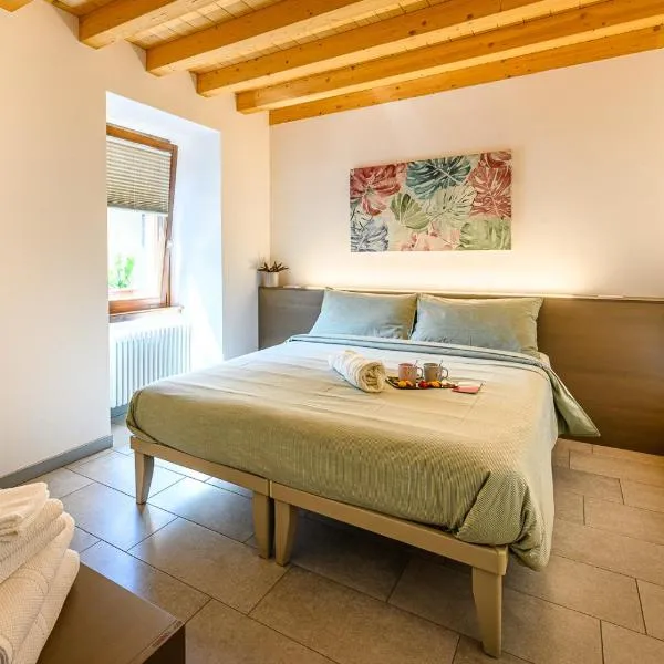 Old Town Apartments, hotel a Tirano