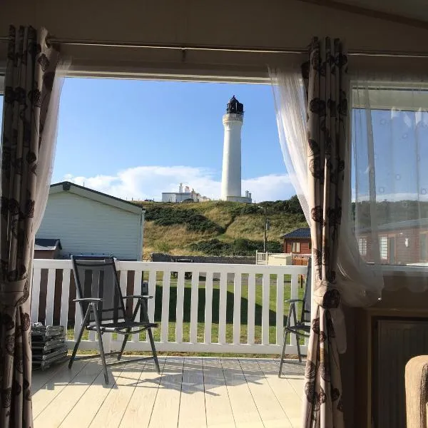 87 Lighthouse View Lodge, hotel di Lossiemouth