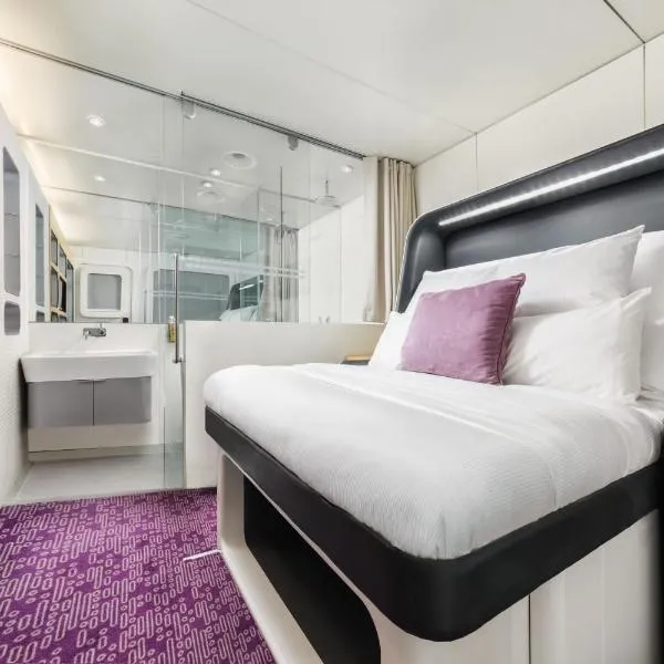 YOTELAIR Amsterdam Schiphol Transit Hotel, готель у місті Схіпгол