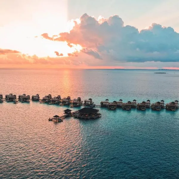 Angsana Velavaru In-Ocean Villas - All-Inclusive SELECT, Book now and enjoy Free Roundtrip Seaplane Transfers for two guests on stays of 6 nights or more until September 30, 2025, hotel sa Dhaalu Atoll