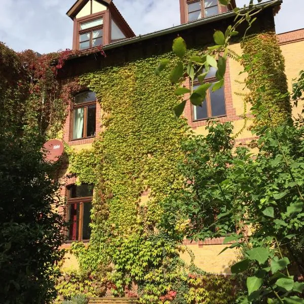 Ferienwohnung Huttenstraße Halle, hotel di Halle an der Saale