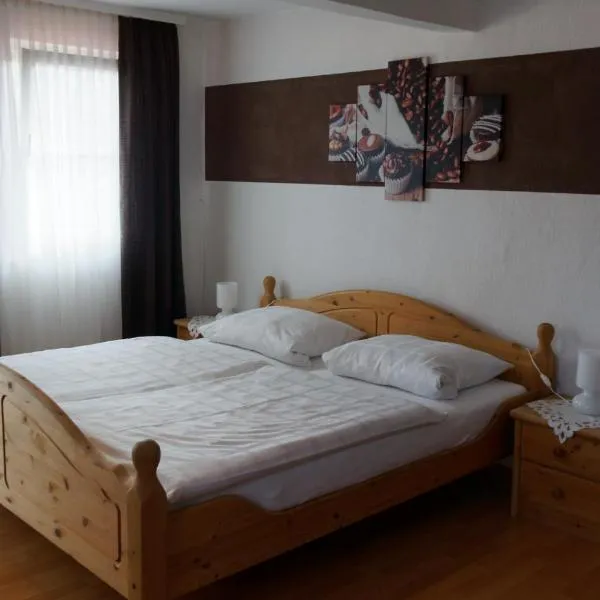 Pension Burger B&B, hotel di Weibersbrunn