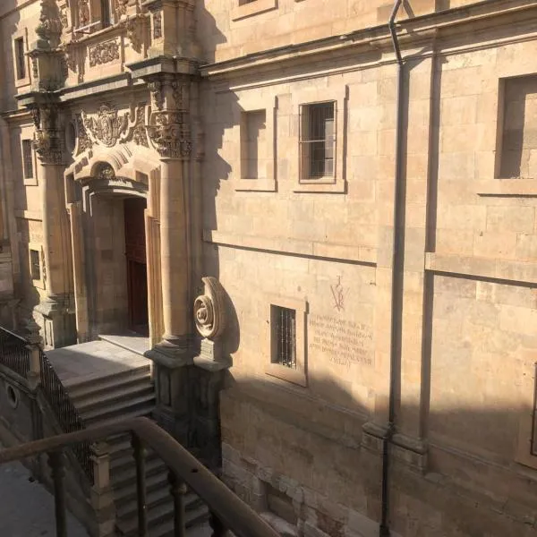 Estudio en la calle mas bonita de salamanca, hótel í Salamanca