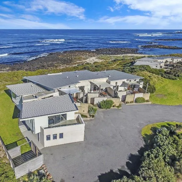 Hearns Beachside Villa 1 โรงแรมในPort Fairy