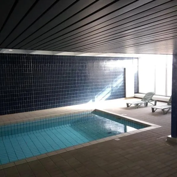 Appartement 2 pieces 40 m2, dans hyper centre, avec piscine au rez de chaussee, hotel v Grenoblu