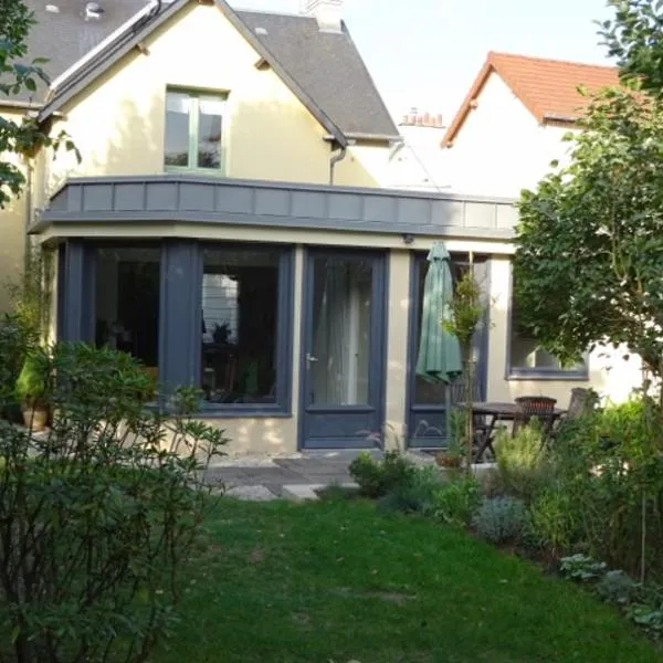 Chambre d'hôtes sur jardin acces PMR, hotel din Caen