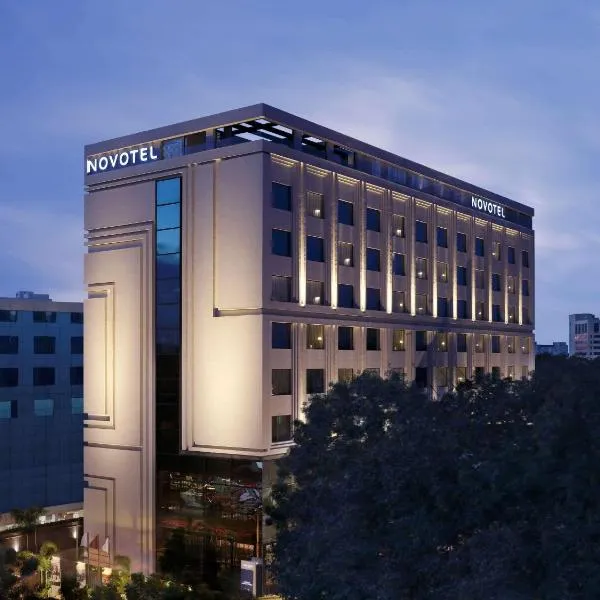 Novotel Chennai Chamiers Road, hotel v mestu Chennai