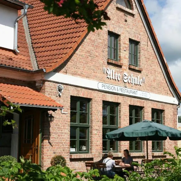 Pension & Restaurant "Alte Schule" – hotel w mieście Bergen auf Rügen