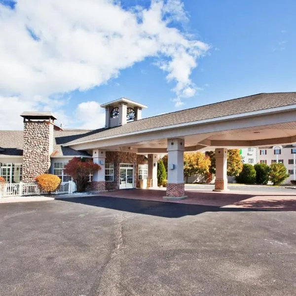 Holiday Inn Express St Ignace-Lake Central, an IHG Hotel, hotel u gradu Sent Ignas