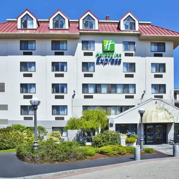 Holiday Inn Express Boston-Waltham, an IHG Hotel, hotel en Medford