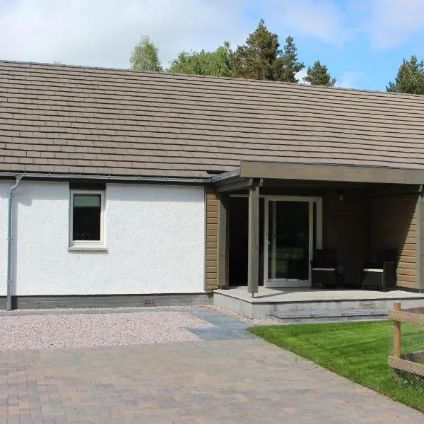 2 Dellmhor Cottages, hotel v destinácii Aviemore