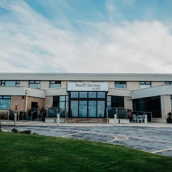 Banff Springs Hotel, hotel i Turriff