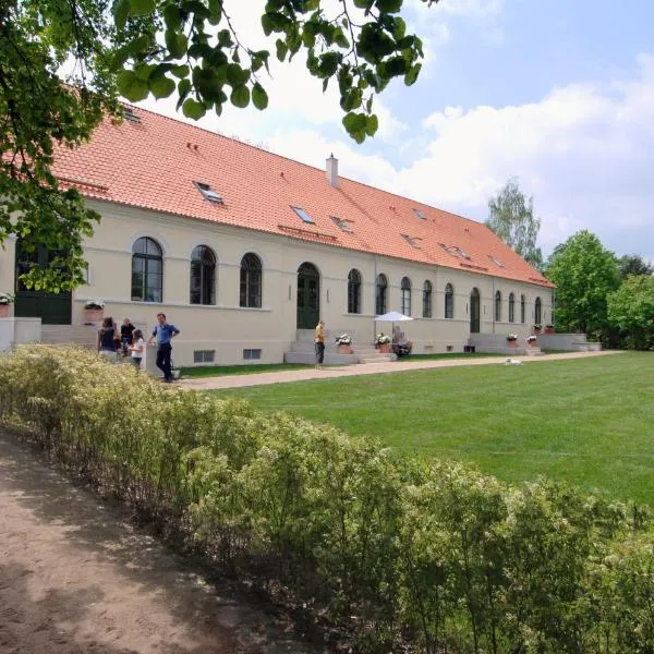 Kavaliershaus Schloß Blücher am Finckenersee โรงแรมในFincken