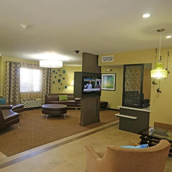 Candlewood Suites Newport News-Yorktown, an IHG Hotel, khách sạn ở Newport News