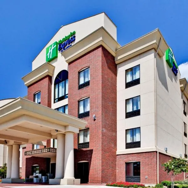 Holiday Inn Express Hotel & Suites DFW West - Hurst, an IHG Hotel: Bedford şehrinde bir otel