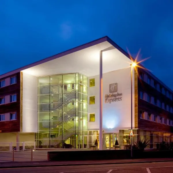 Holiday Inn Express, Chester Racecourse, an IHG Hotel: Ellesmere Port şehrinde bir otel