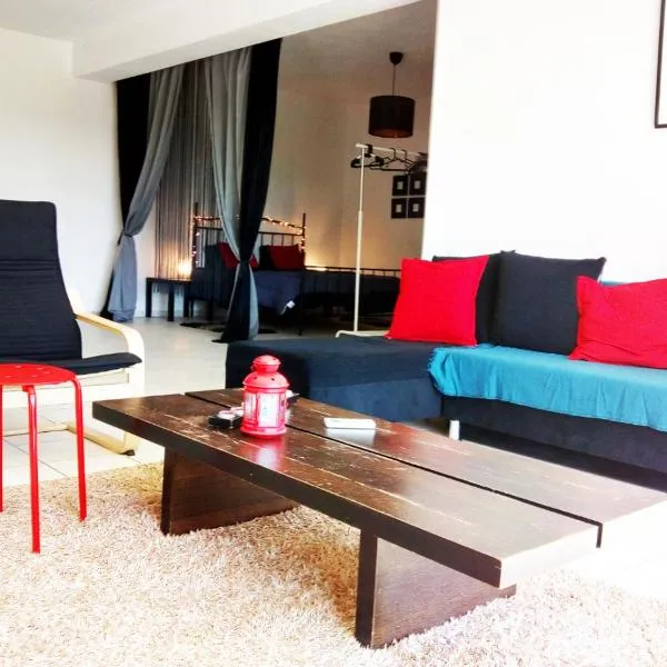 STUDIO POSEIDONIA apartment 75sqm CORINTH CANAL, hotel en Corinto