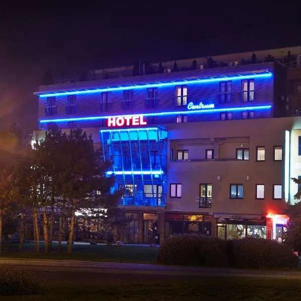 HOTEL CENTRUM with free parking, hótel í Nitra