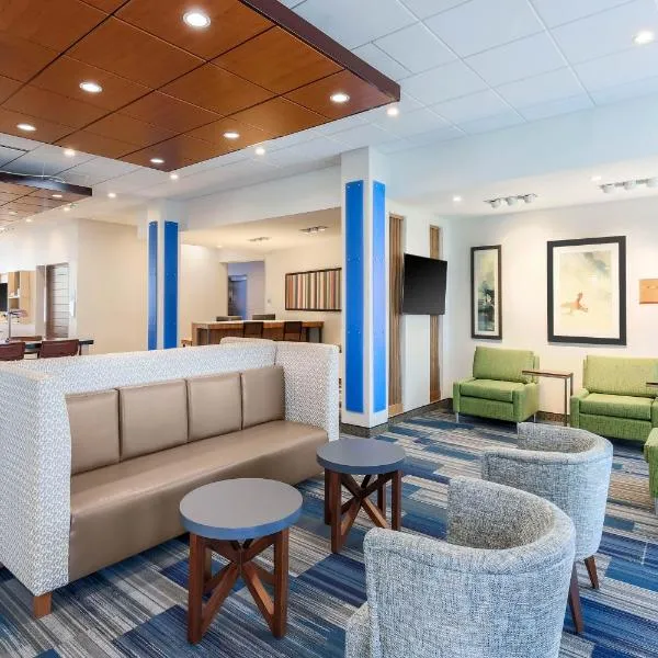 Holiday Inn Express & Suites Chicago O'Hare Airport, an IHG Hotel, hotel a Schiller Park