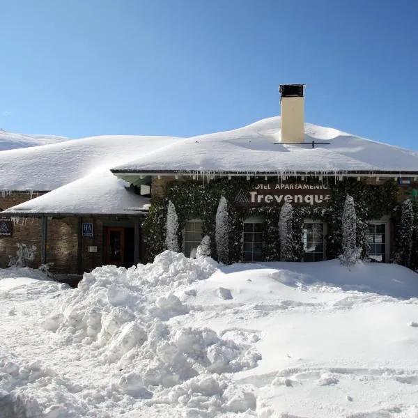 Hotel Apartamentos Trevenque, hótel í Sierra Nevada