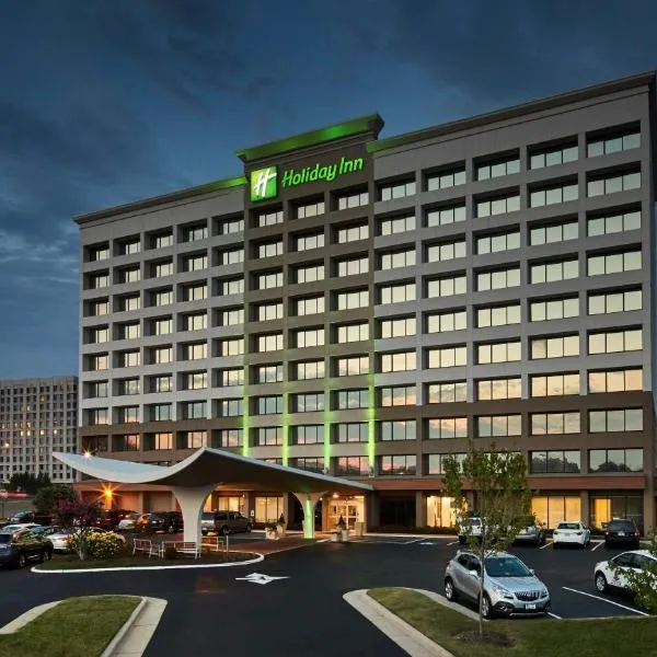 Holiday Inn Alexandria at Carlyle, an IHG Hotel, хотел в Александрия