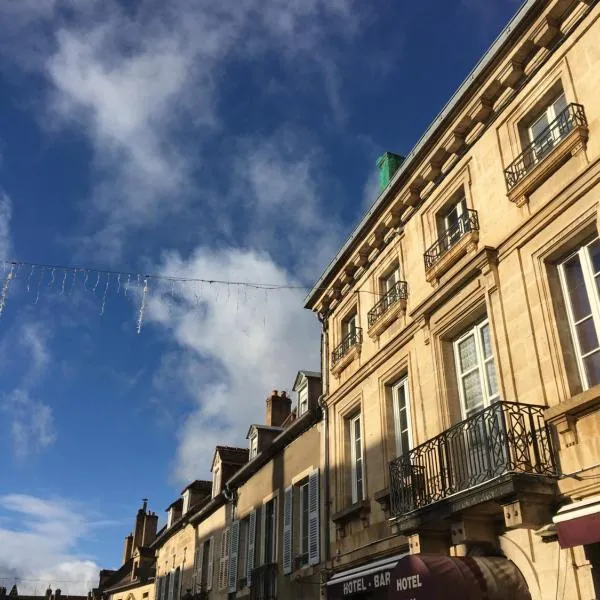 Hôtel du Commerce, hotel di Semur-en-Auxois