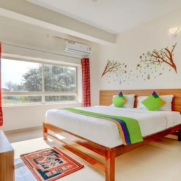 Treebo Atithi Comforts, 1 Km From Nisargadhama Forest, hotel in Kushālnagar