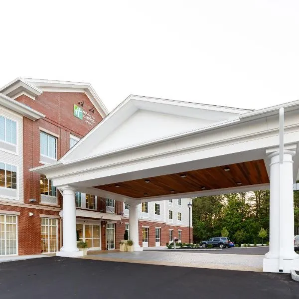 Holiday Inn Express & Suites - Sturbridge, an IHG Hotel, hotel v mestu Sturbridge