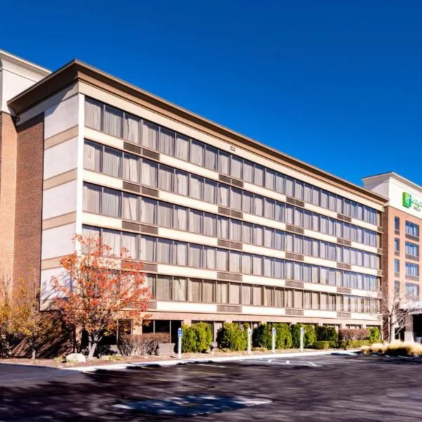 Holiday Inn Hotel & Suites Warren by IHG, hotel en Warren