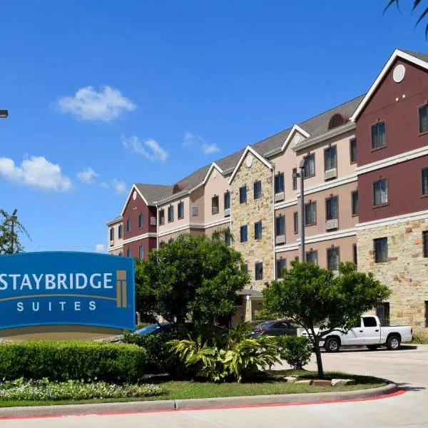 Staybridge Suites Houston Stafford - Sugar Land, an IHG Hotel, hotel i Stafford