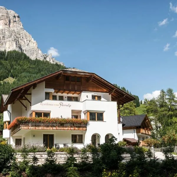 Residence Floralp: Selva di Val Gardena'da bir otel