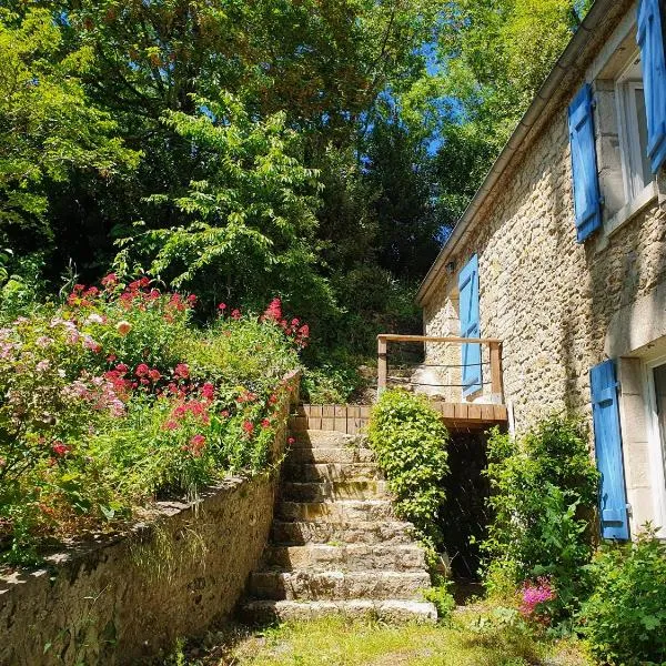 Chambre semi troglodyte en forêt massage et dîner romantique, hotel sa Fontenay-le-Comte